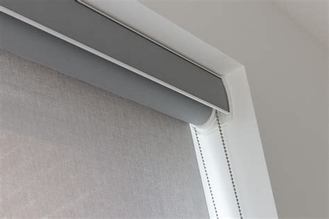 roller blinds with pelmet attached